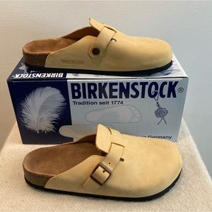 BIRKENSTOCK Sz 40 Boston Suede Slip On Buttery Yellow Slip On Clogs Mules NIB